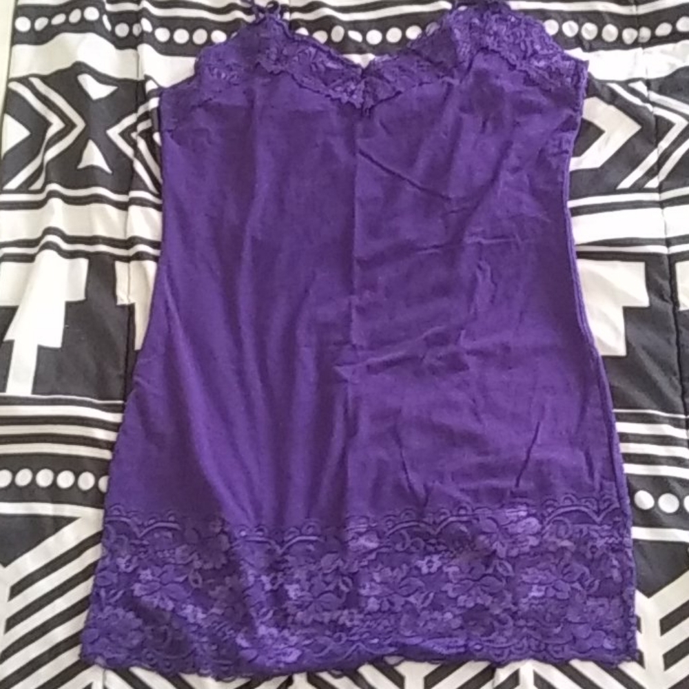 Tank tops - Picture 2 of 3